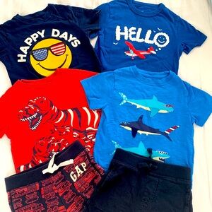 GAP bundle - Size 4 YRS - Shirts & Shorts